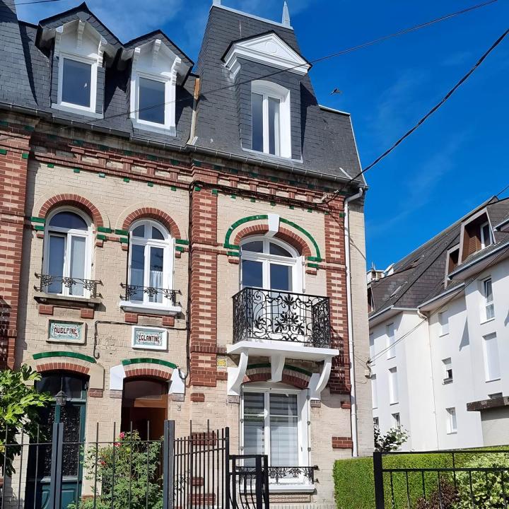 Nous ravalons les façades.